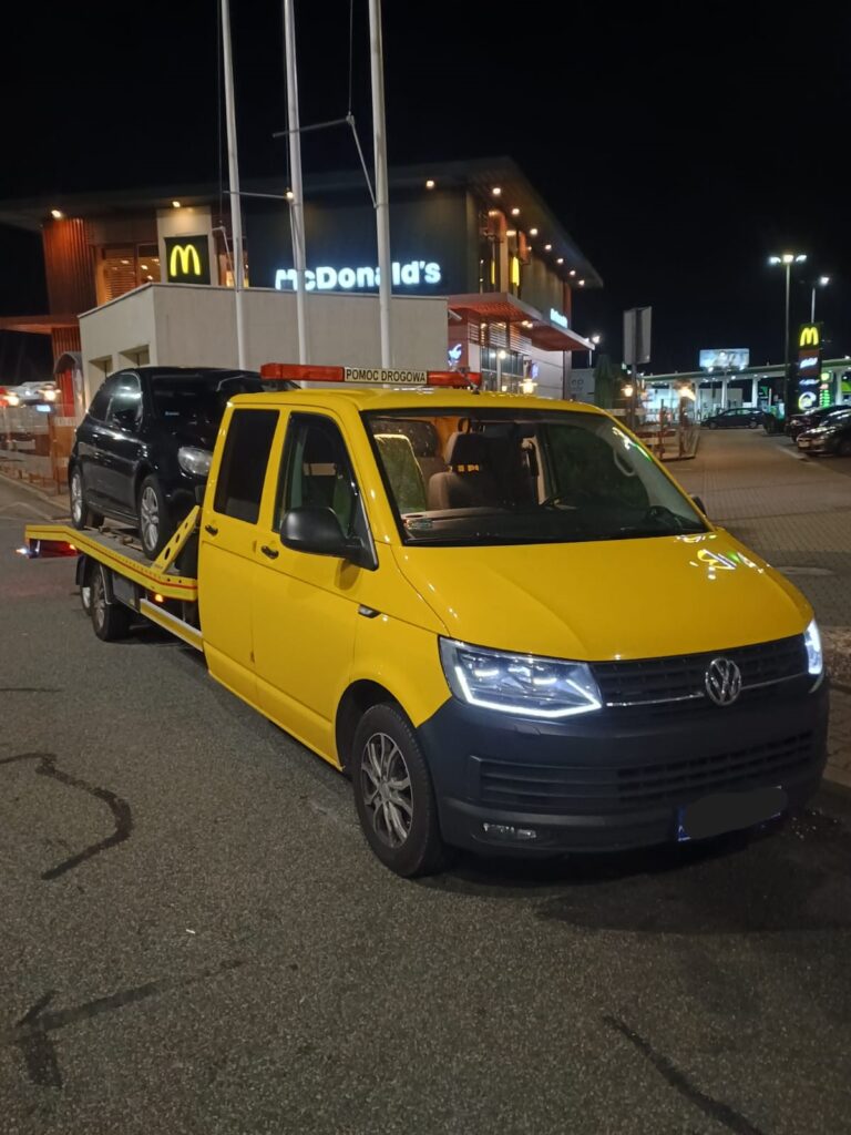 Bezpieczny transport pojazdów w Lubań zapewniony przez pomoc drogową.